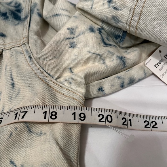 NWT Free People size M Rumors denim jacket in Tie Dye - Picture 9 of 12